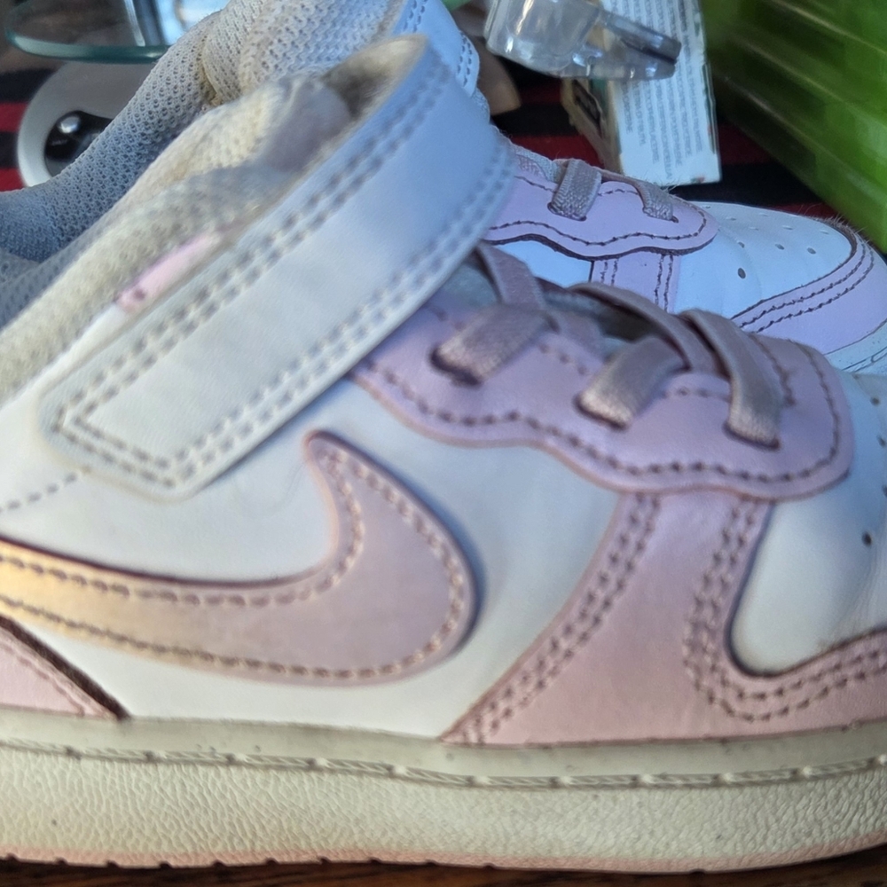 Nike Girls Court Borough Low Size 9C Pink White Shoes Slip On - Picture 2 of 9